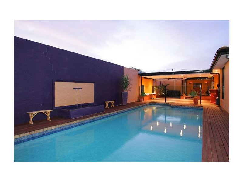 23 Samara Grove, Gladstone Park VIC 3043