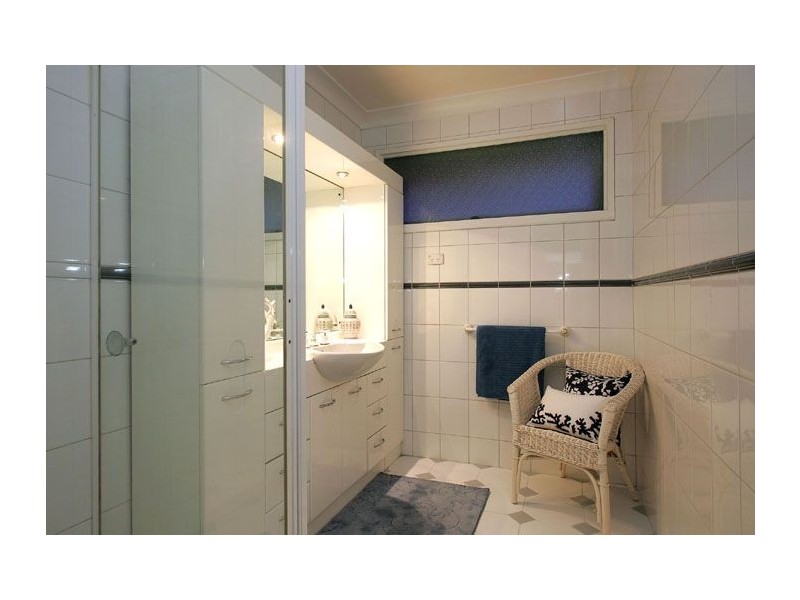 23 Samara Grove, Gladstone Park VIC 3043