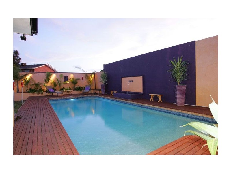 23 Samara Grove, Gladstone Park VIC 3043