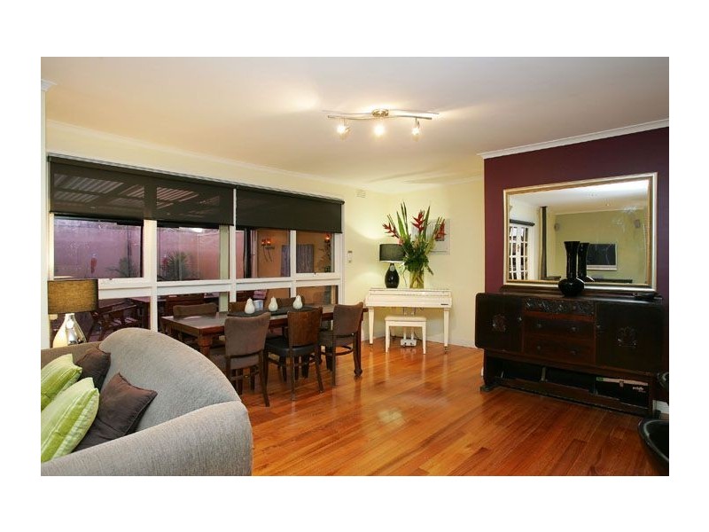 23 Samara Grove, Gladstone Park VIC 3043