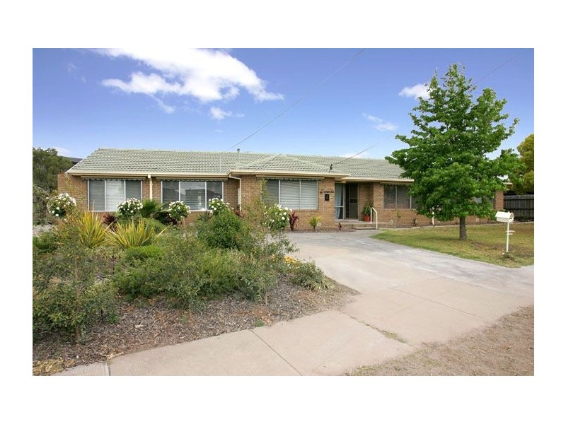 3 Conifer Close, Gladstone Park VIC 3043