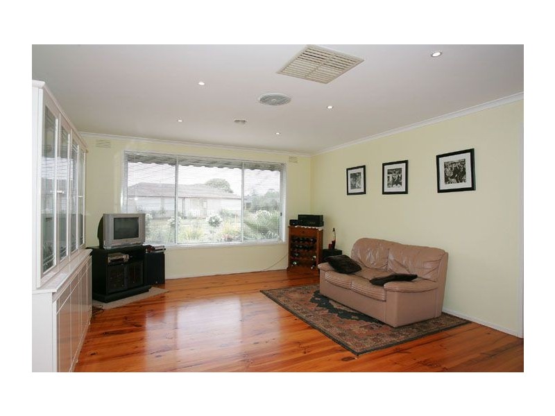 3 Conifer Close, Gladstone Park VIC 3043