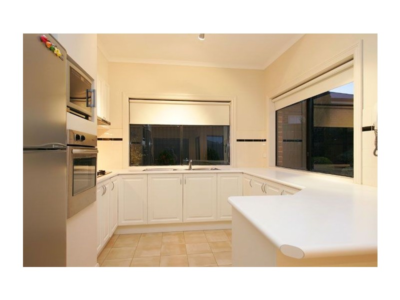 13 Lamplight Way, Attwood VIC 3049