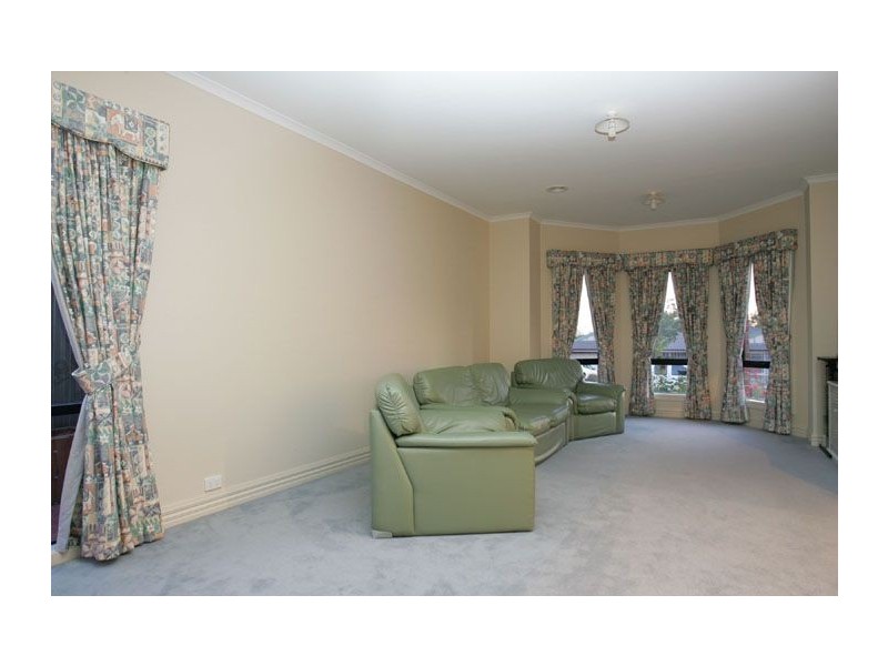 13 Lamplight Way, Attwood VIC 3049