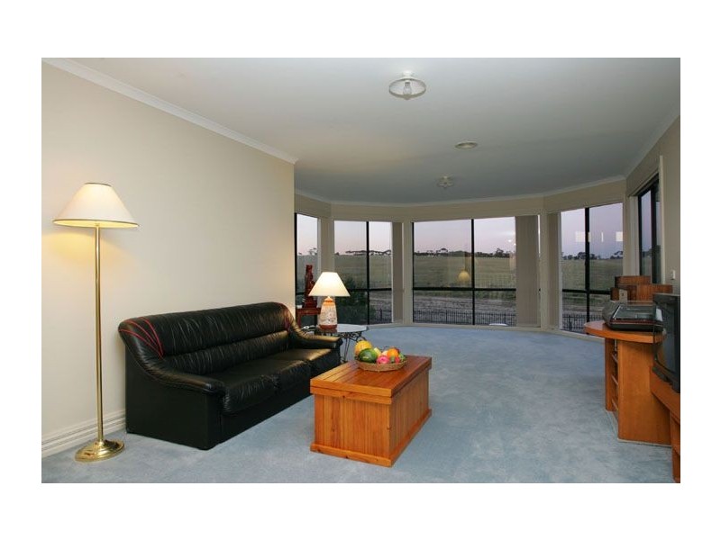 13 Lamplight Way, Attwood VIC 3049