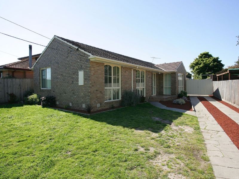 77 South Circular Road, Gladstone Park VIC 3043