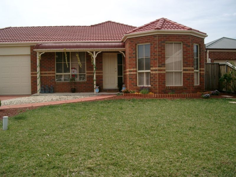 9 Hannah Pascoe Drive, Gowanbrae VIC 3043