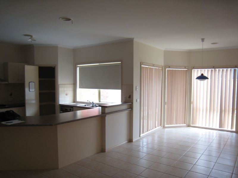 9 Hannah Pascoe Drive, Gowanbrae VIC 3043