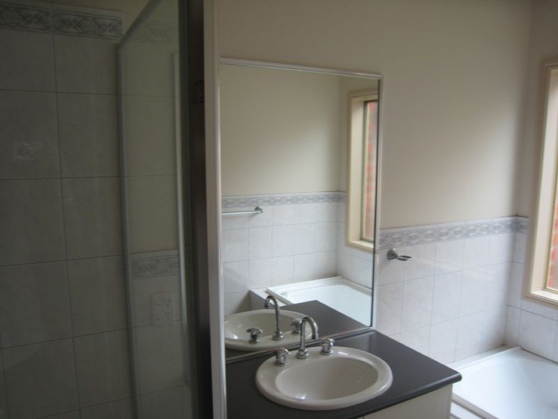 9 Hannah Pascoe Drive, Gowanbrae VIC 3043