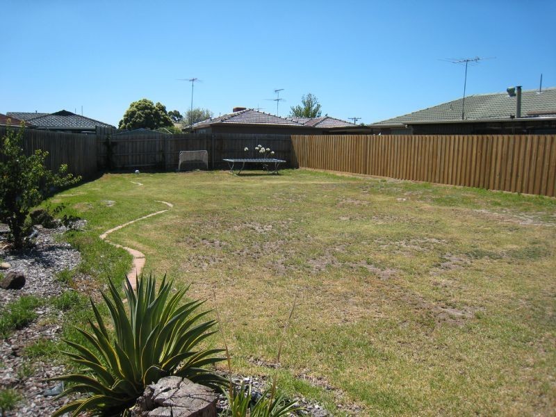 3A Conifer Close, Gladstone Park VIC 3043