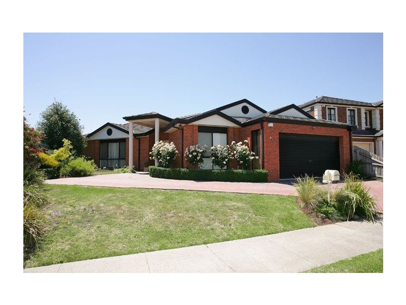 8 Chattan Court, Greenvale VIC 3059