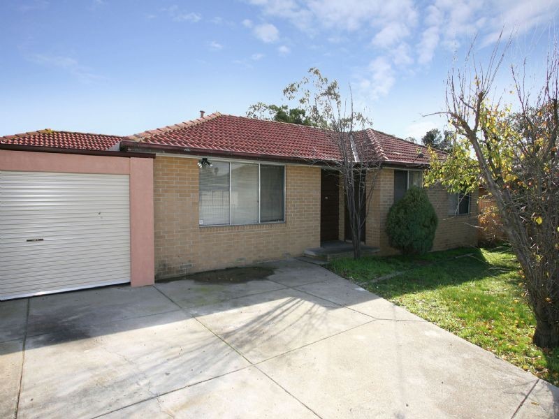 25 Snaefell Crescent, Gladstone Park VIC 3043