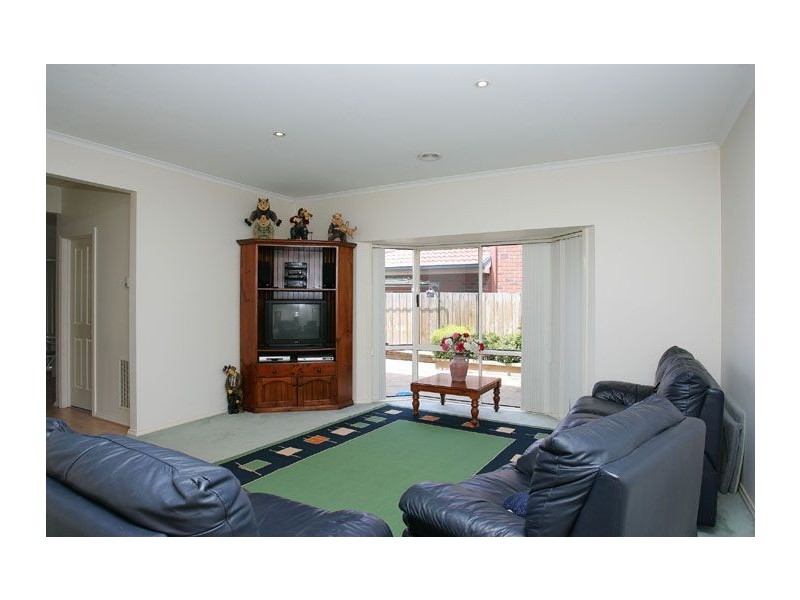 40 The Crest, Attwood VIC 3049