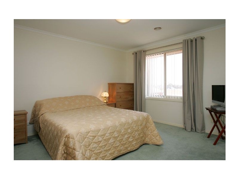 40 The Crest, Attwood VIC 3049