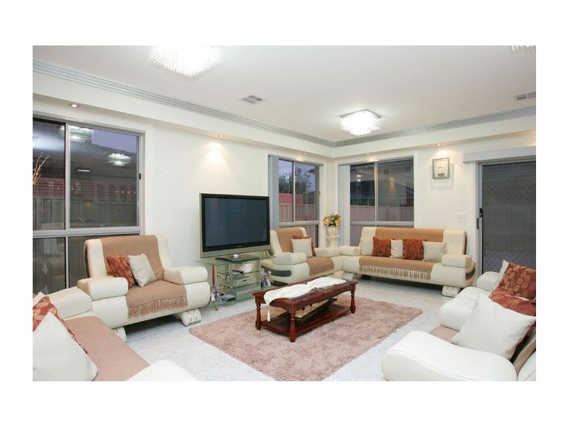 85 Rutherglen Crescent, Gowanbrae VIC 3043