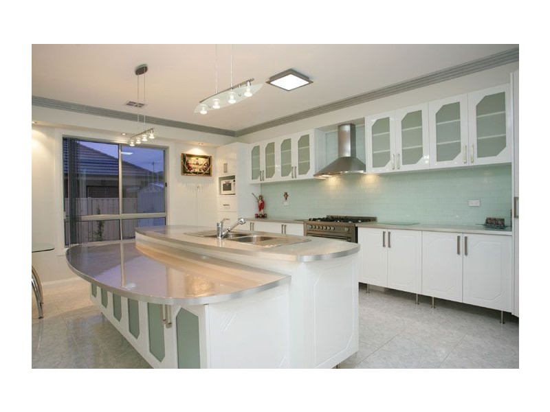 85 Rutherglen Crescent, Gowanbrae VIC 3043