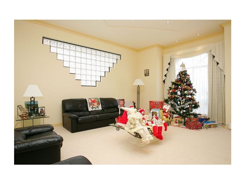 42 Aberdeen Avenue, Greenvale VIC 3059