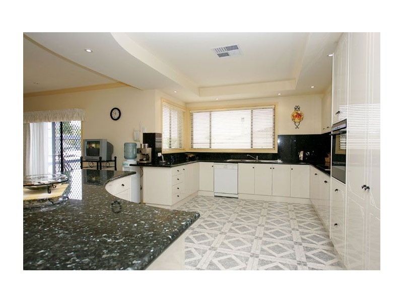 42 Aberdeen Avenue, Greenvale VIC 3059