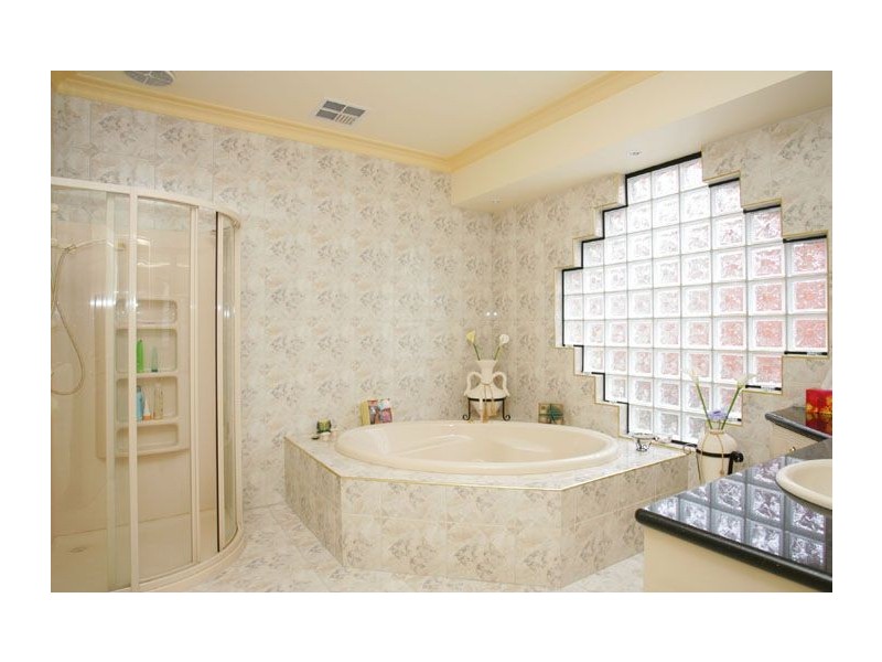 42 Aberdeen Avenue, Greenvale VIC 3059