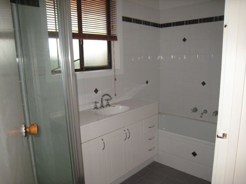 2/118 Morris Street, Sunshine VIC 3020