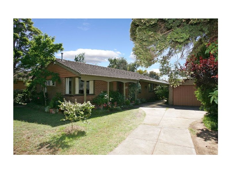 16 Fisher Grove, Tullamarine VIC 3043