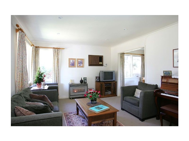 16 Fisher Grove, Tullamarine VIC 3043