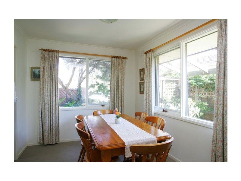 16 Fisher Grove, Tullamarine VIC 3043