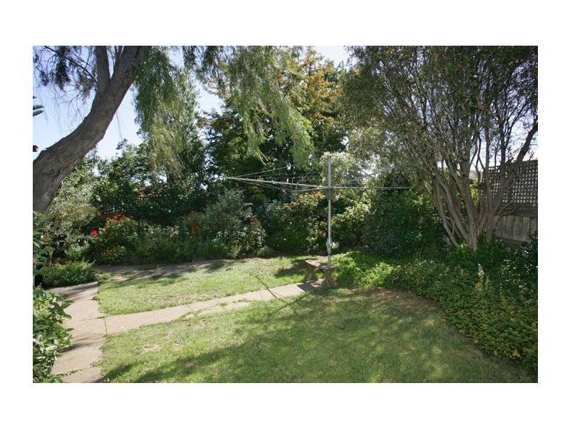 16 Fisher Grove, Tullamarine VIC 3043