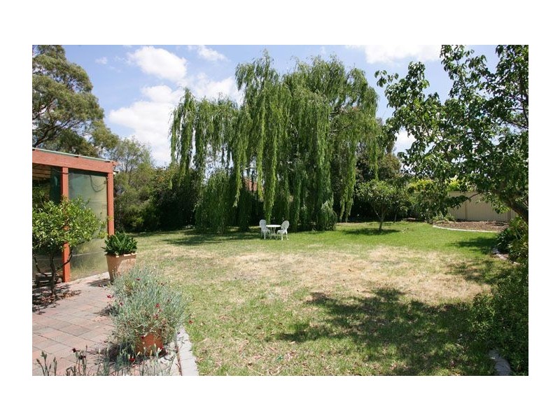 8 Kirby Close, Greenvale VIC 3059