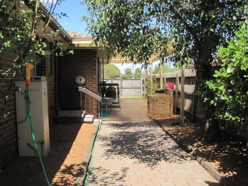 185 Carrick Drive, Gladstone Park VIC 3043