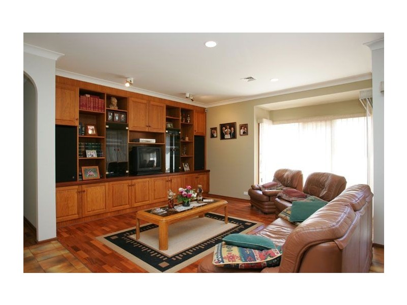 16 Elphinstone Boulevard, Greenvale VIC 3059