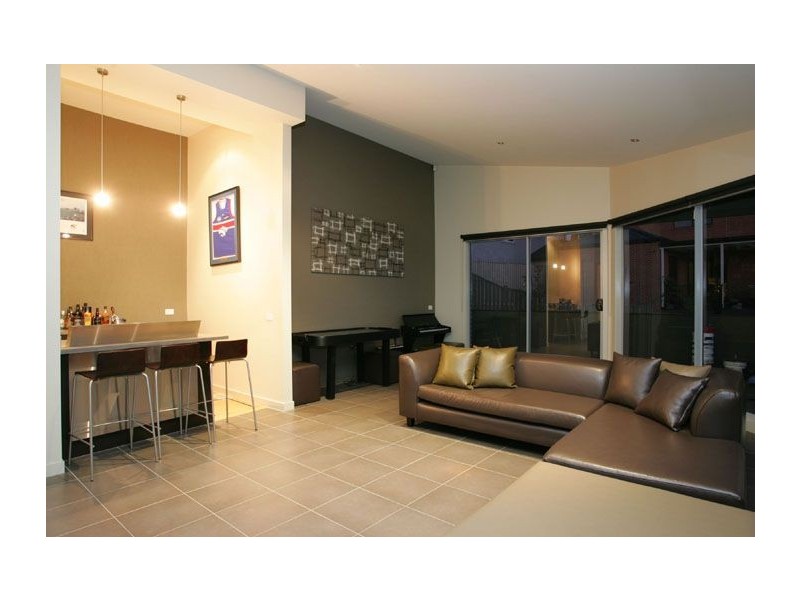 7 Bateman Street, Attwood VIC 3049