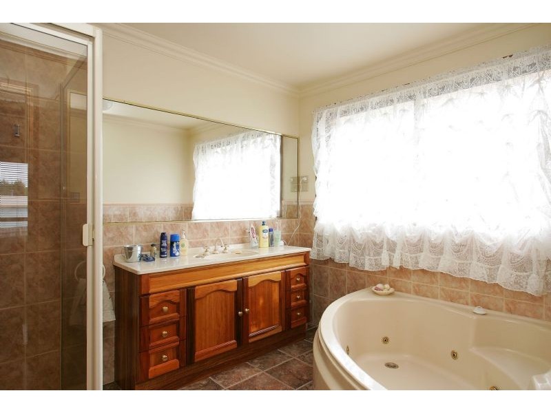 6  Moffat Court, Greenvale VIC 3059