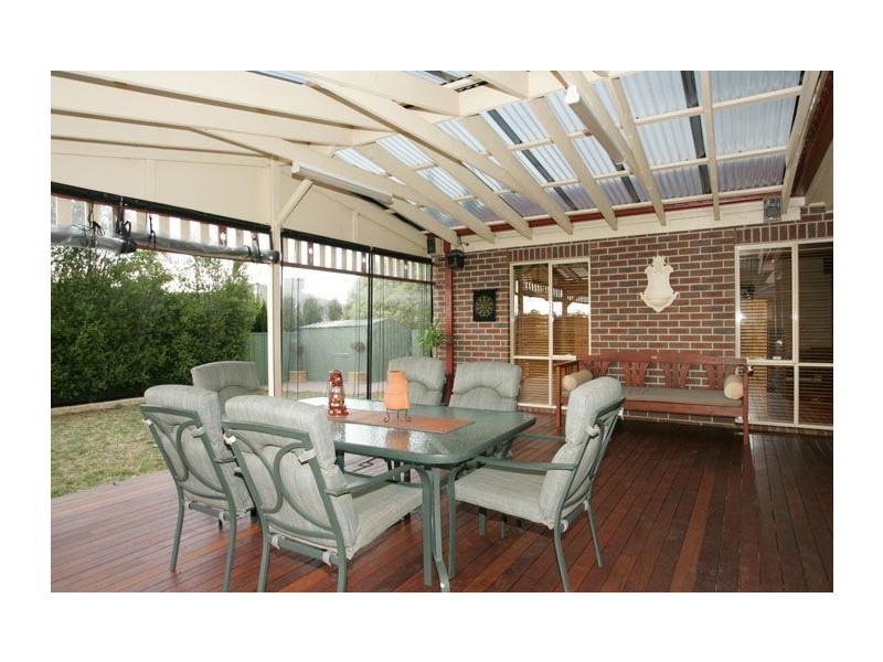 66 Alanbrae Terrace, Attwood VIC 3049