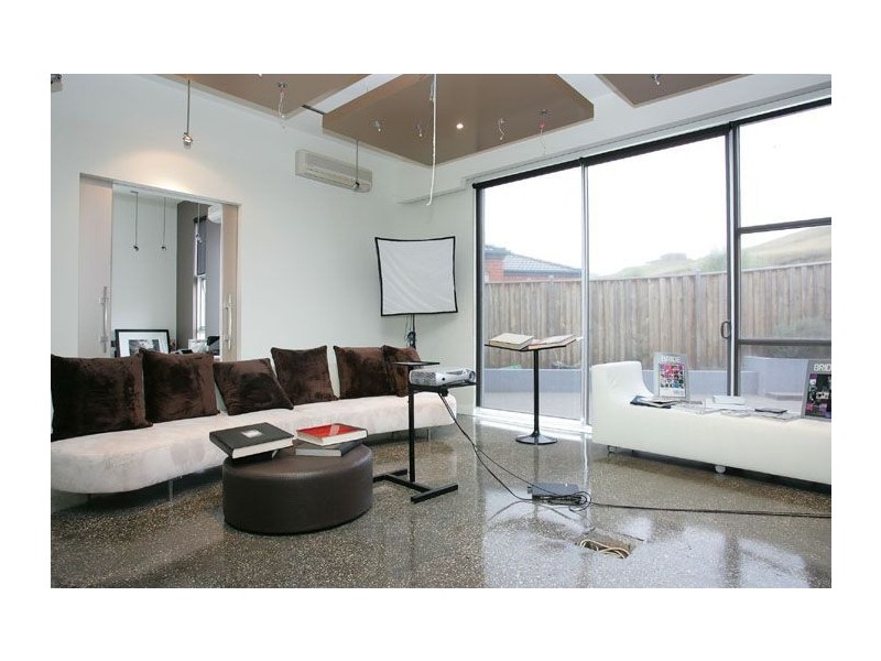 4 Thistle Brook, Gowanbrae VIC 3043