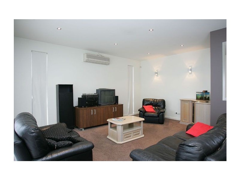 4 Thistle Brook, Gowanbrae VIC 3043