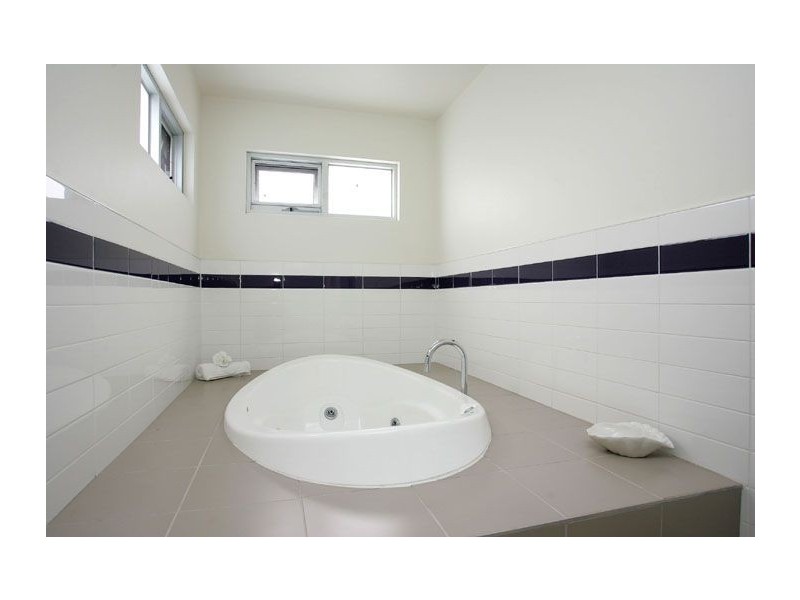 4 Thistle Brook, Gowanbrae VIC 3043