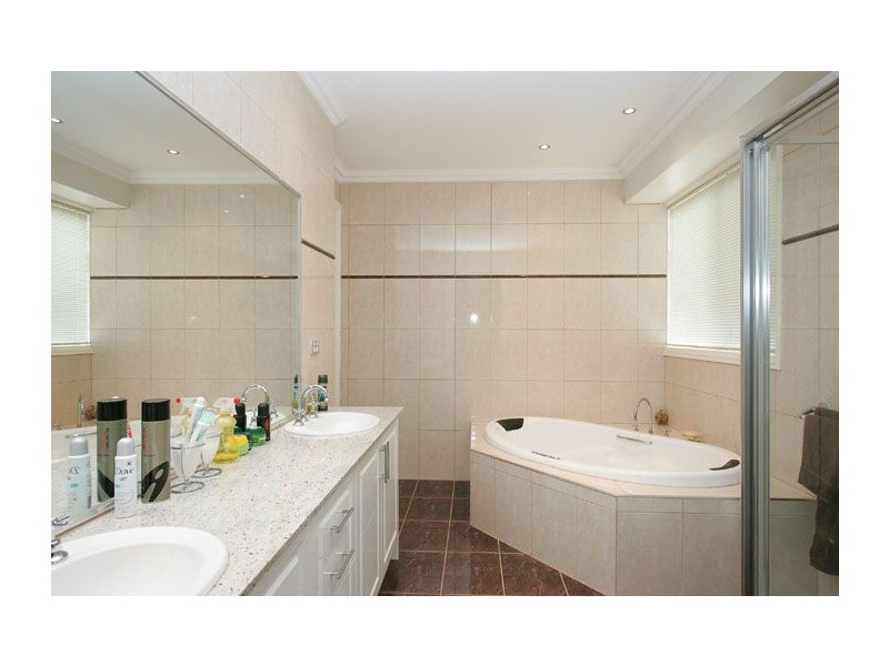 26 Willowbank Way, Attwood VIC 3049