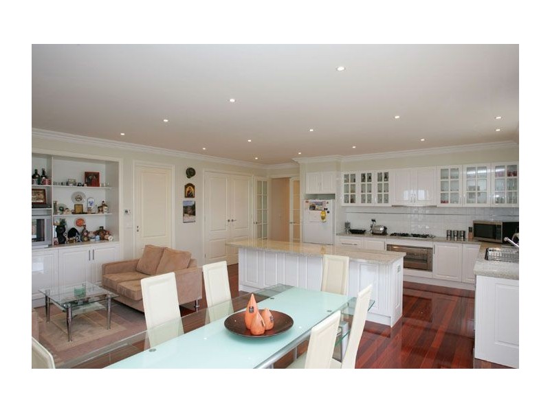 26 Willowbank Way, Attwood VIC 3049