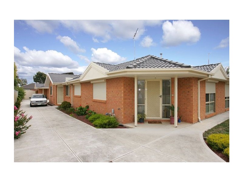 2/49 Waratah Avenue, Tullamarine VIC 3043