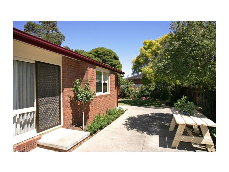 22 Cassandra Drive, Gladstone Park VIC 3043