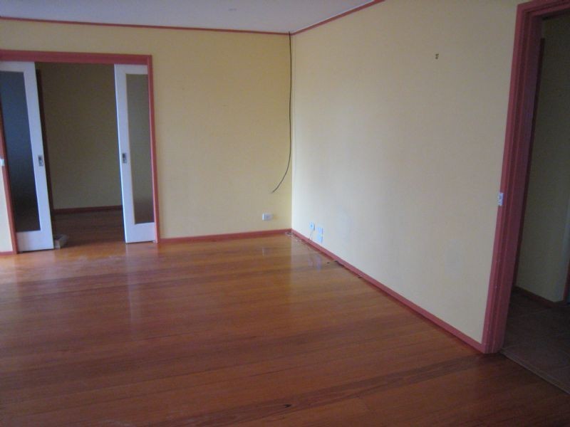 28 Rylandes Drive, Gladstone Park VIC 3043