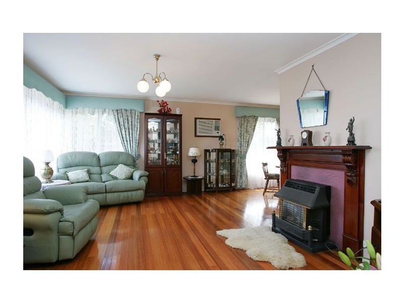 80 South Circular Road, Gladstone Park VIC 3043