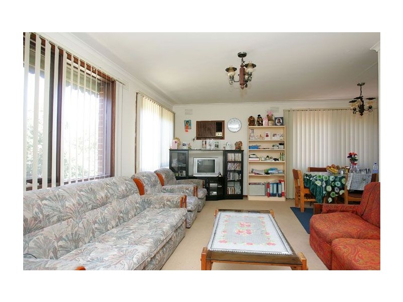 9 Osborne Avenue, Gladstone Park VIC 3043