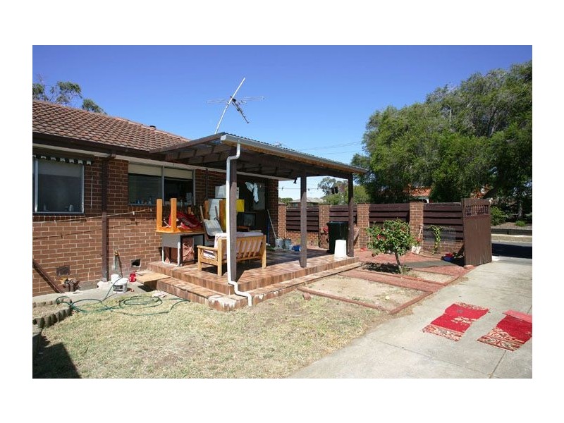 9 Osborne Avenue, Gladstone Park VIC 3043