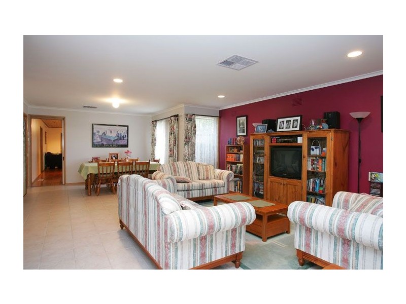 20 Carlinga Court, Gladstone Park VIC 3043