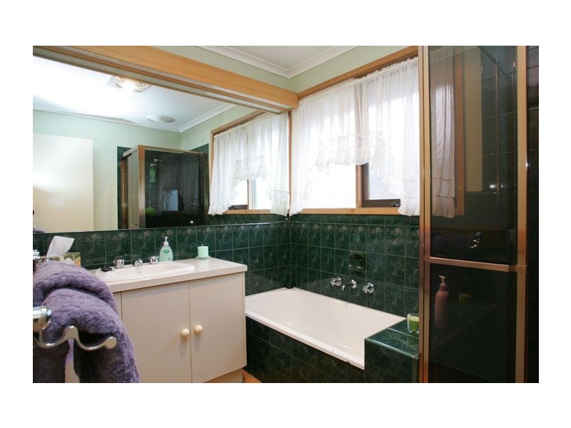 20 Carlinga Court, Gladstone Park VIC 3043