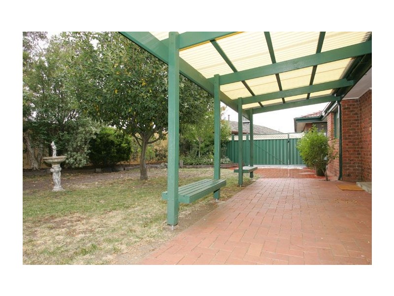 20 Carlinga Court, Gladstone Park VIC 3043