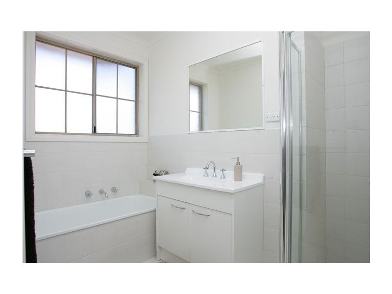 1/13 Gabrielle Crescent, Gladstone Park VIC 3043