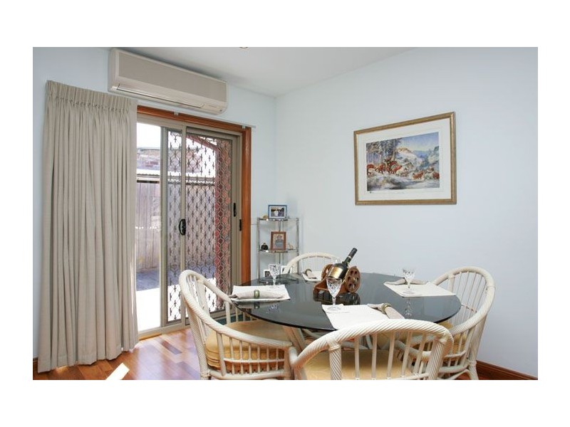 2/21 Waratah Avenue, Tullamarine VIC 3043